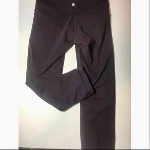 Lululemon wunder under crop-size 6. Deep purple